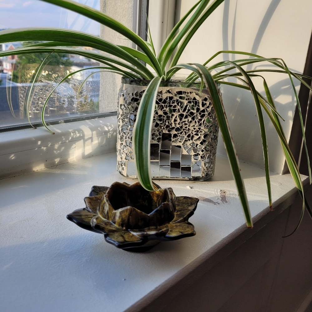 Lotus flower tea candle holders - Picture 3 of 8